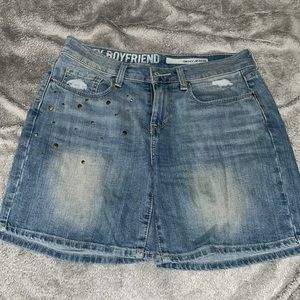 DKNY City Boyfriend size 6 jean shorts